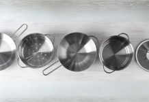 Der Deckel kennt die Sorgen des Topfes Topfes